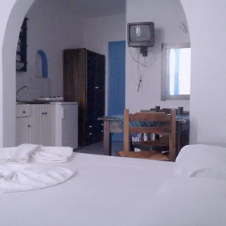 Pelagos Aparthotel 3*