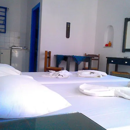Pelagos Aparthotel 3*