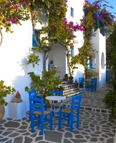 佩拉格斯一室公寓酒店 4*