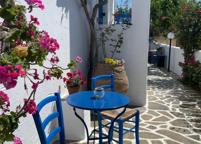 佩拉格斯一室公寓酒店 4*