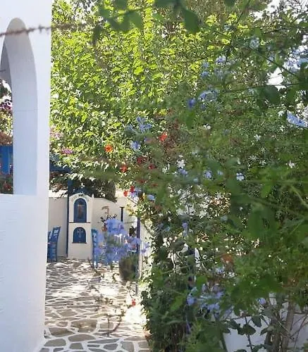 佩拉格斯一室公寓酒店 4*